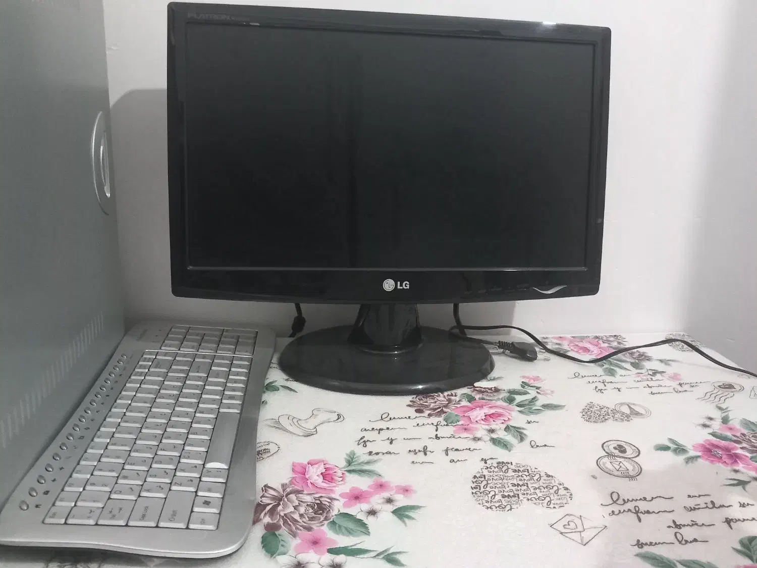 کامپیوتر ال جی خوب وسالم|رایانه رومیزی|شیراز, کوشک میدان|دیوار