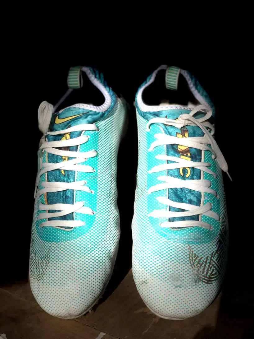 کتونی استوک فوتبال نایک|ورزش‌های توپی|پرند, فاز ۴|دیوار