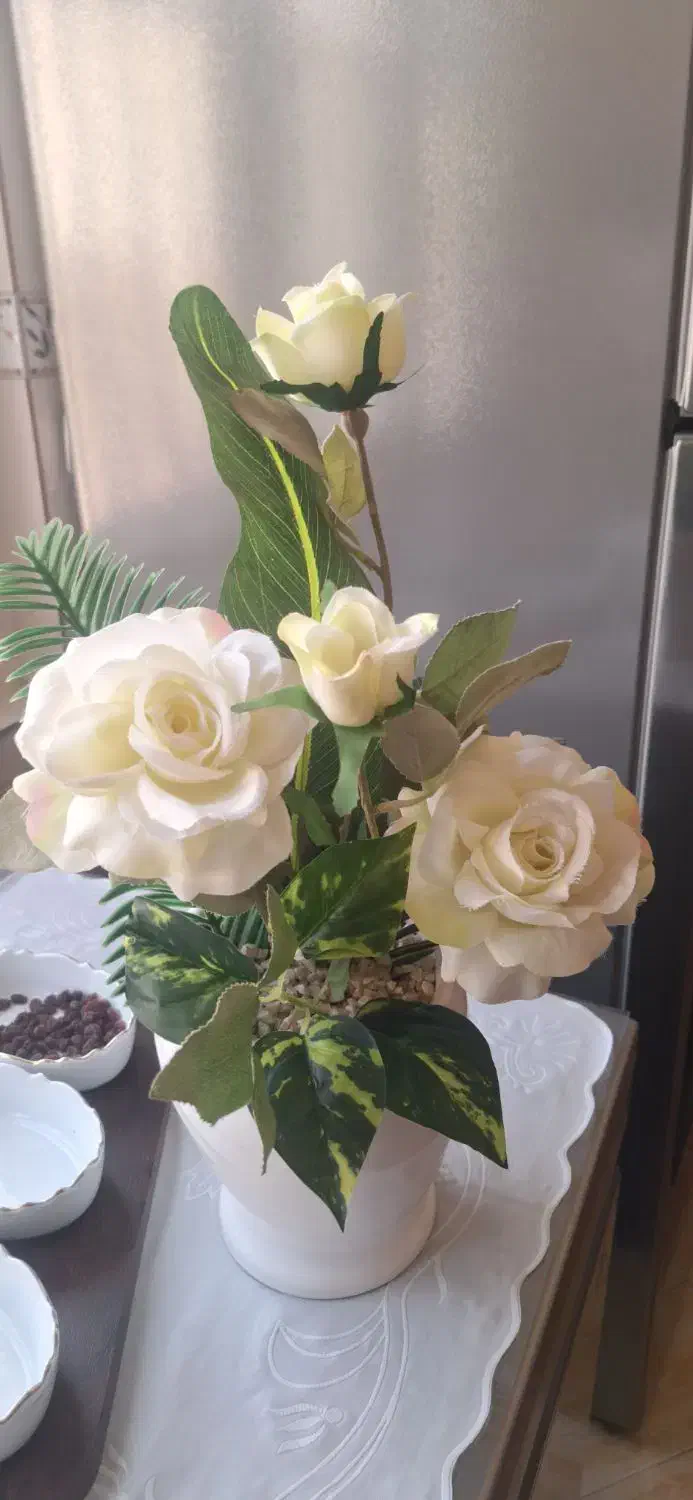 گل و گلدان مصنوعی۲۰۰تومن|گل مصنوعی|تهران, افسریه شمالی|دیوار