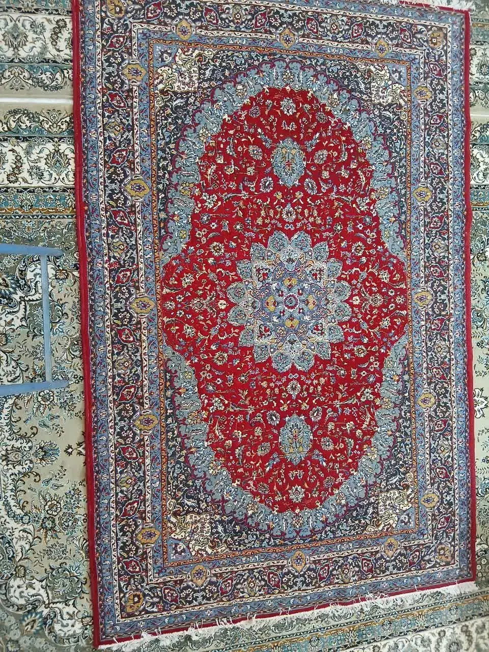 تعدادی فرش۴ ،۱۲،۶،۲ متری و یک بخاری درحدنو.|فرش|دماوند, گیلاوند|دیوار