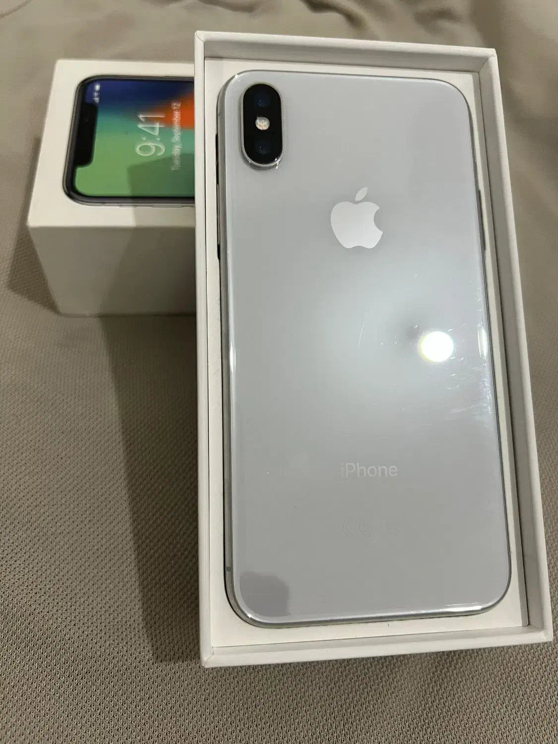 گوشی x ال‌سی‌دی شکسته|موبایل|مهر, |دیوار