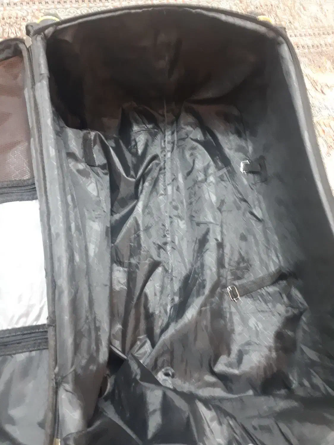 چمدان|کیف، کفش، کمربند|اصفهان, لیمجیر|دیوار