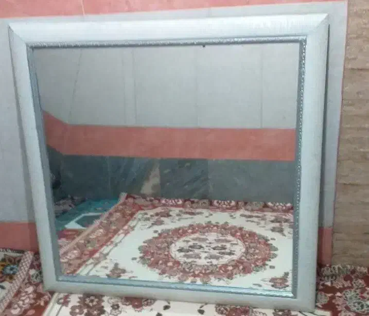 اینه|آینه|قم, امامزاده ابراهیم|دیوار