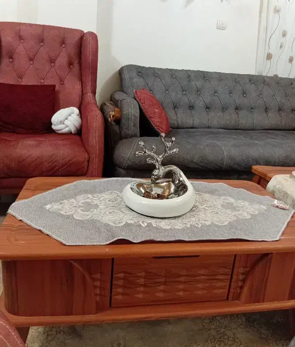 مبل ۸ نفره چوبی با عسلی چهار تیکه|مبلمان خانگی و میز عسلی|آستارا, |دیوار