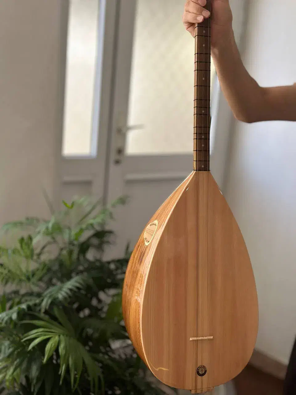 موسیقی|سازهای سنتی|مهاباد (آذربایجان غربی), |دیوار