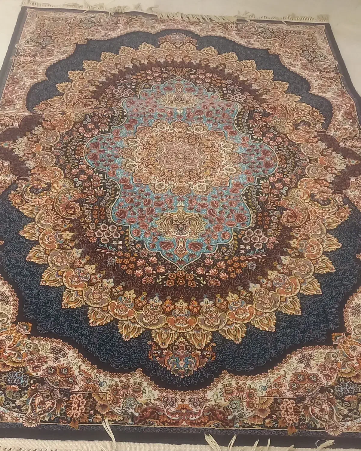 فرش ۷۰۰ شانه ۴ متری همراه با پادری|فرش|رودهن, |دیوار