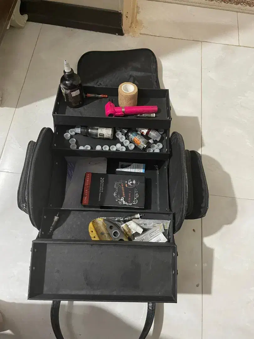 یه عدستکاه تتو بسیار سالم|آرایشی، بهداشتی، درمانی|کرج, فاز ۴ مهرشهر|دیوار