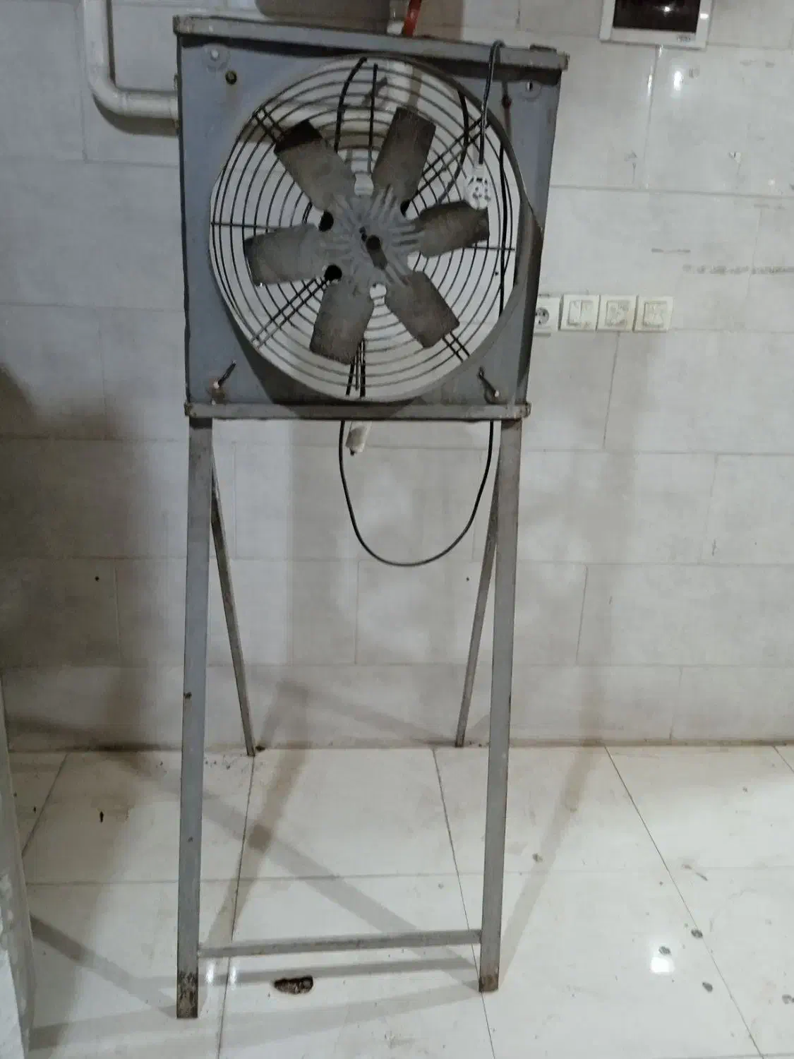 فن ایستاده باکارکردعالی|پنکه و تصفیهکنندهٔ هوا|جم, |دیوار