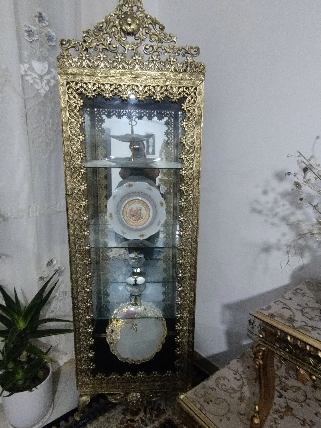 یک عدد بوفه برنجی|بوفه، ویترین، کنسول|ماهدشت, |دیوار