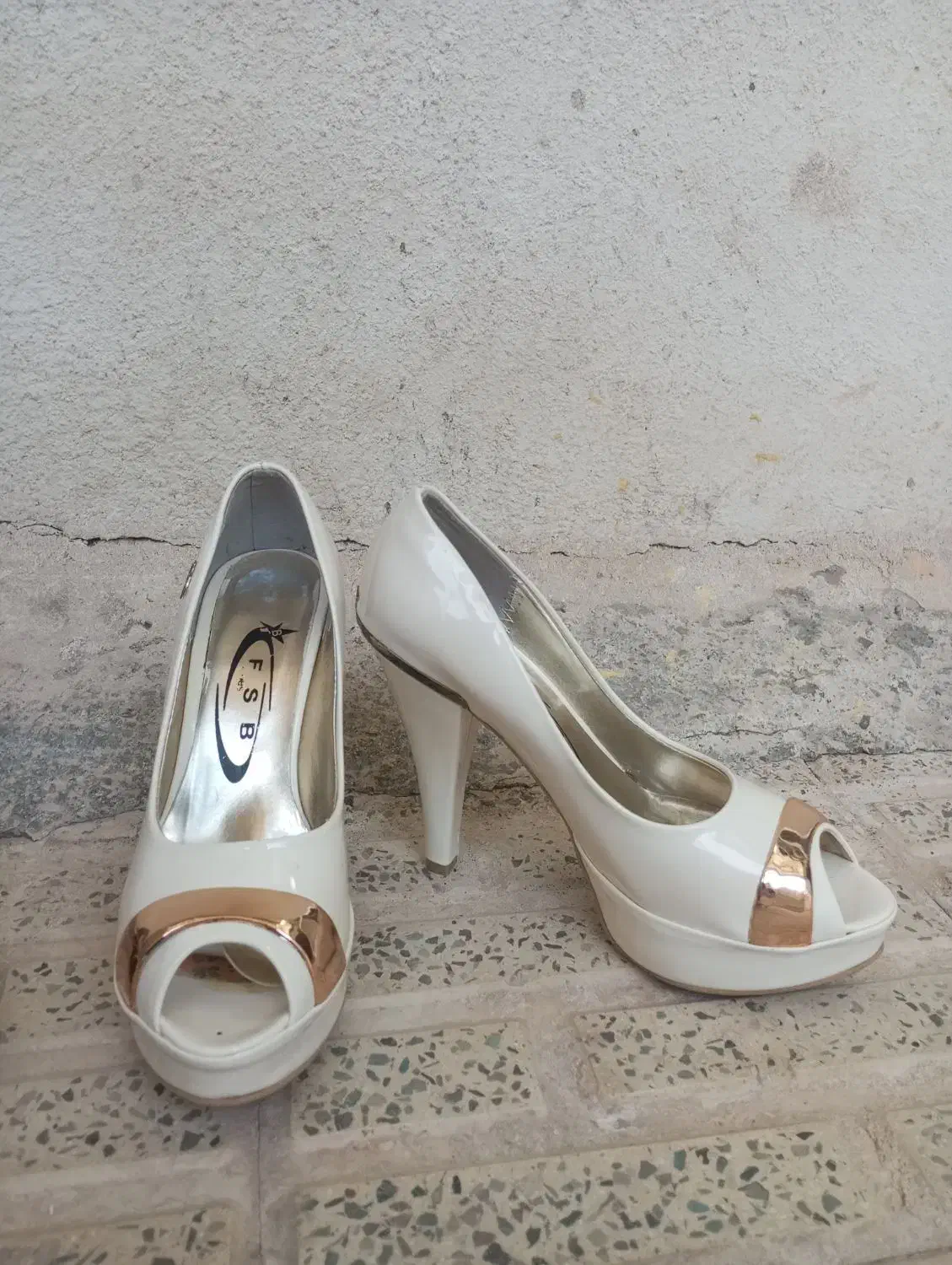 کفش مجلسی|کیف، کفش، کمربند|ابهر, |دیوار