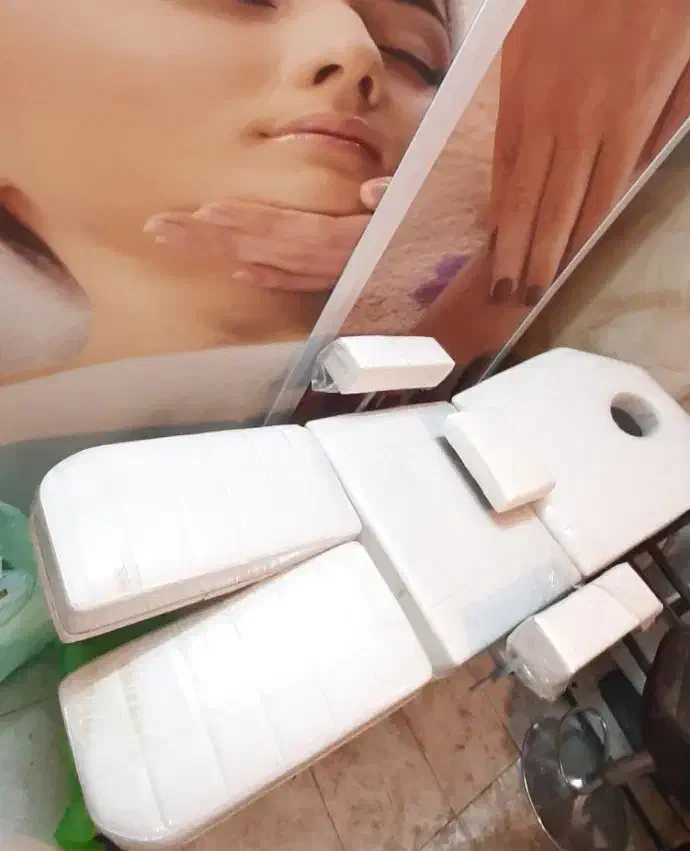 تخت تتو و پاکسازی پوست|آرایشگاه و سالنهای زیبایی|مشهد, آزادشهر|دیوار