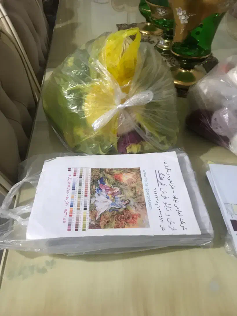 باقیمانده نخ و نقشه دو طرح مختلف و دار ذرع و نیم|تابلو فرش|کرمانشاه, |دیوار