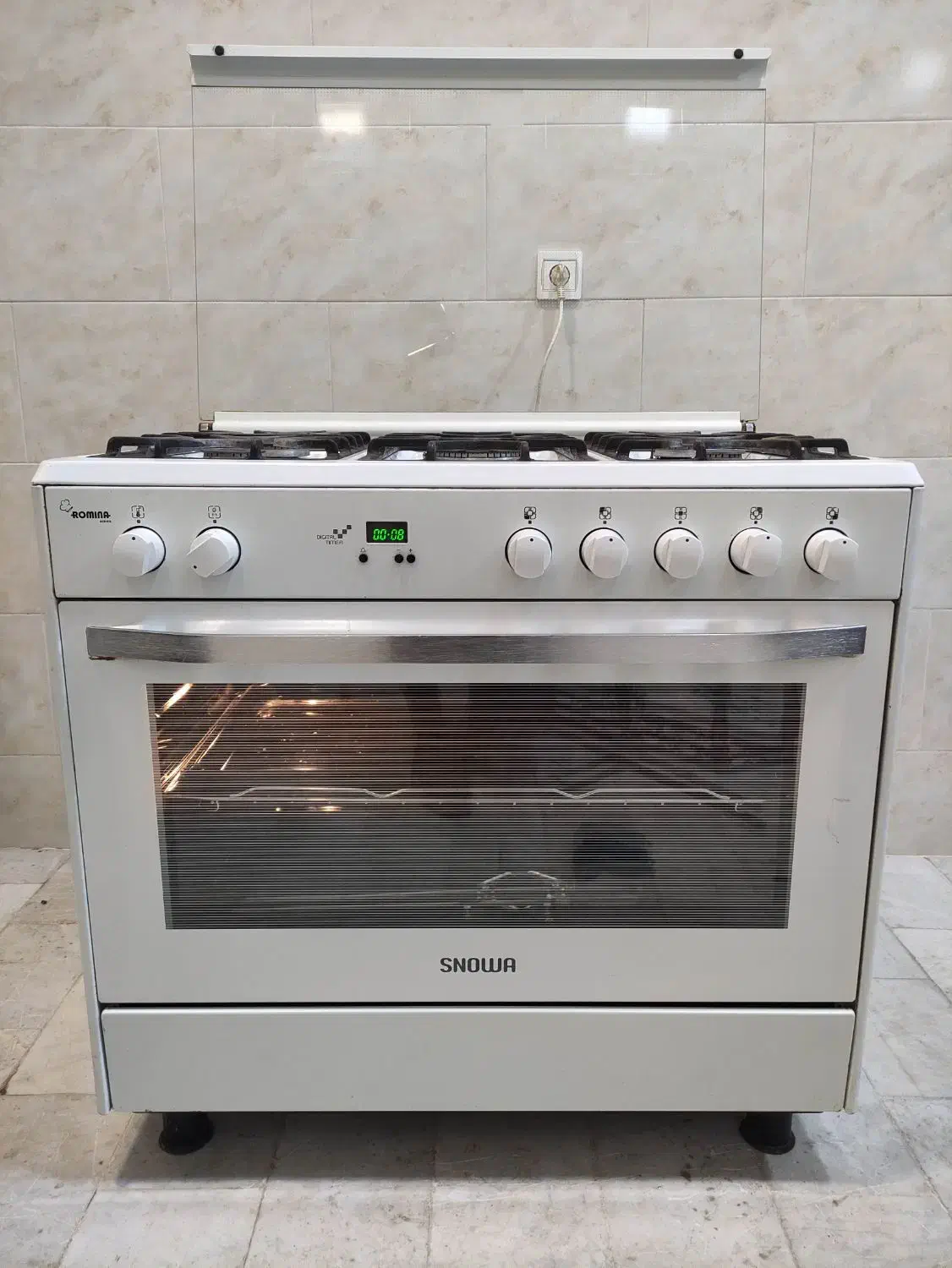 اجاق گاز فردار اسنوا پنج شعله صحیح و سالم درحد نو|اجاق گاز و لوازم برقی پختوپز|مشکیندشت, |دیوار