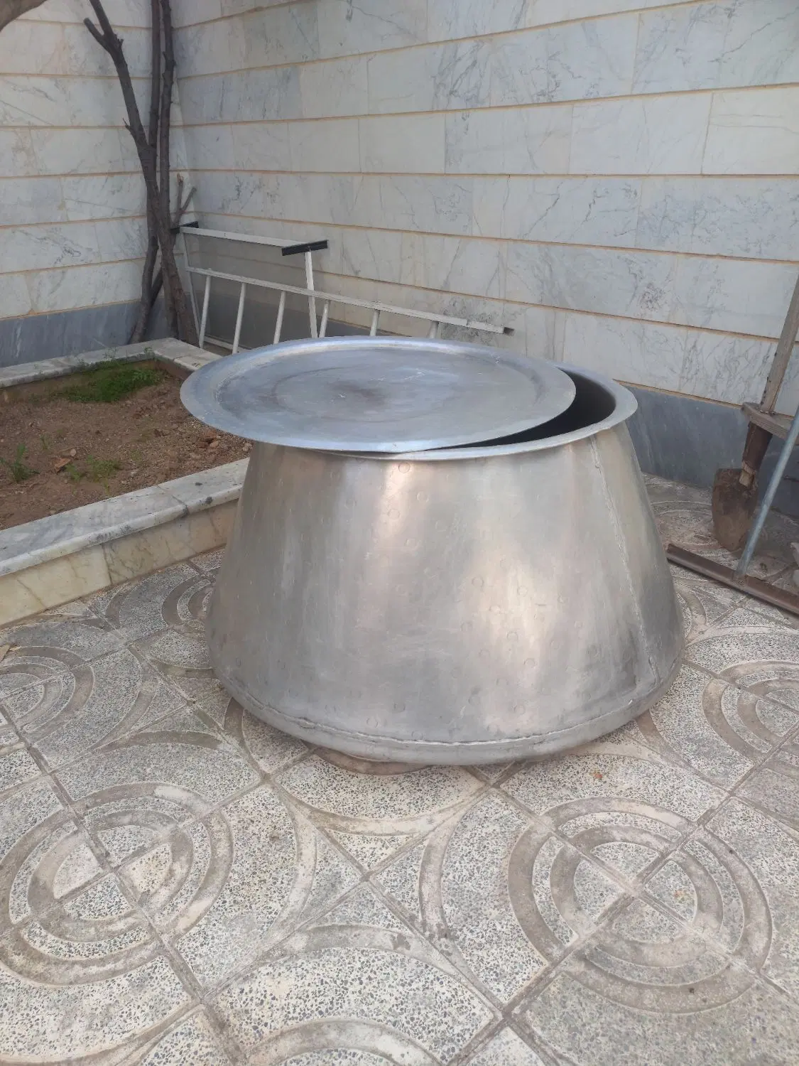 دیگ بزرگ|ظروف پختوپز|خرمدره, |دیوار
