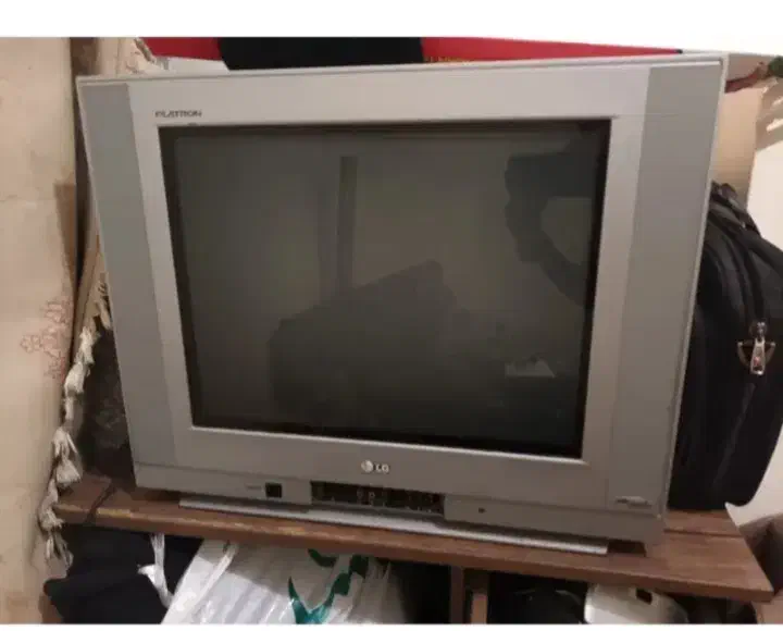 خریداروفروشنده تلوزیون ۲۱ایچ خراب شکسته.|خدمات پیشه و مهارت|بوژگان, |دیوار