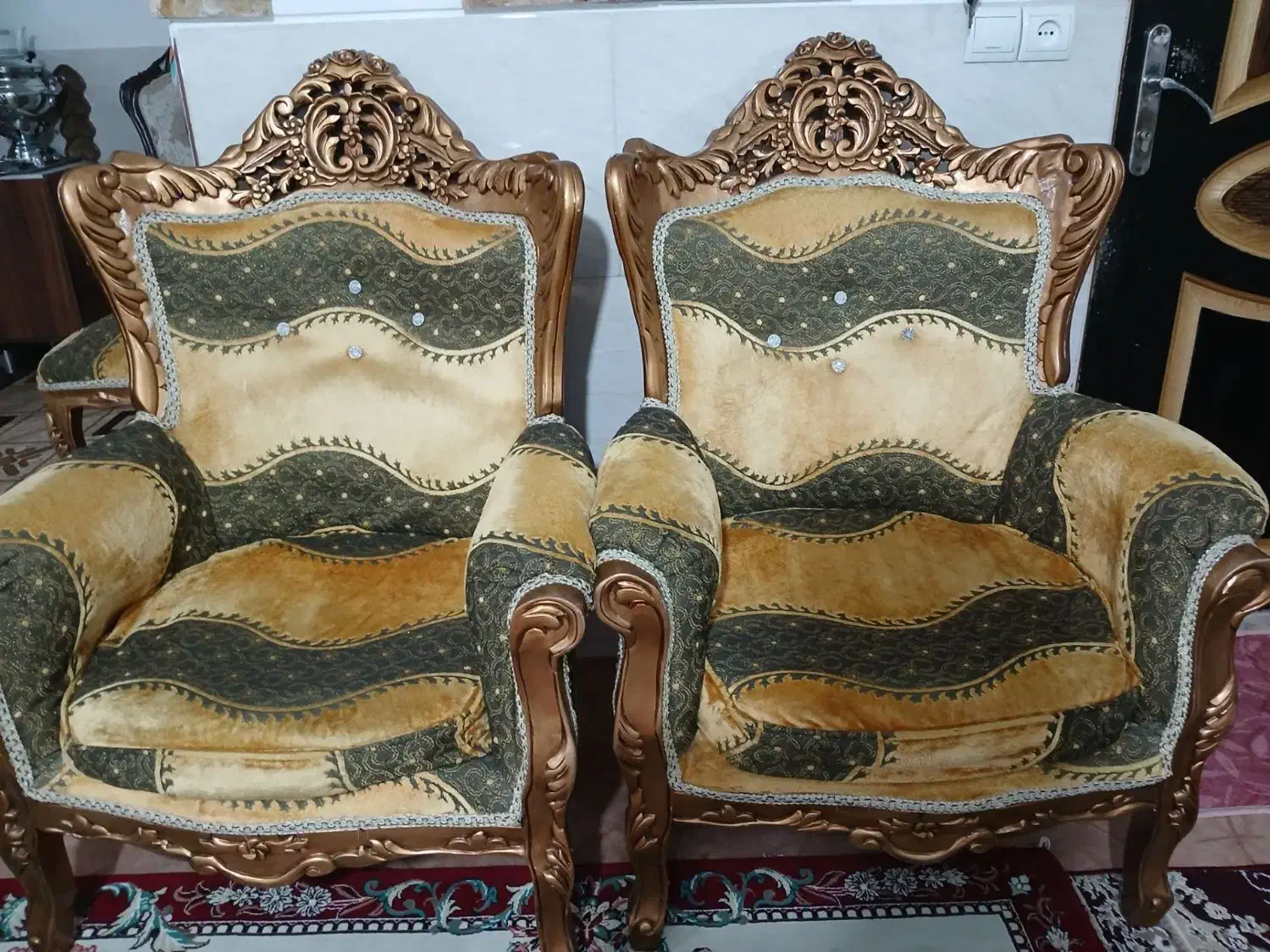 مبل سلطنتی ۹ نفره سالم و تمیز|مبلمان خانگی و میز عسلی|اسلامشهر, کاشانک|دیوار