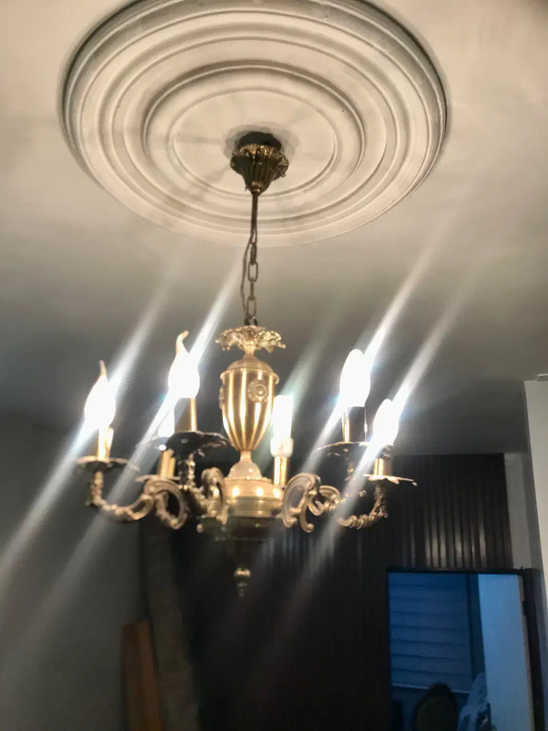 ۲ لوستر برنجی ۶ شعله با ۲ دیوارکوب|لوستر و چراغ آویز|تهران, تسلیحات|دیوار