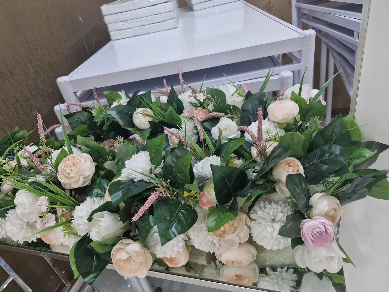 تعدادی گل داودی و روز|گل مصنوعی|مشهد, هنرور|دیوار