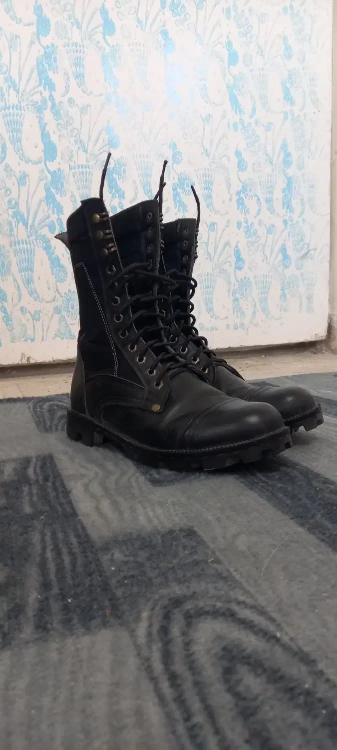 پوتین بیرجند|کیف، کفش، کمربند|بومهن, |دیوار