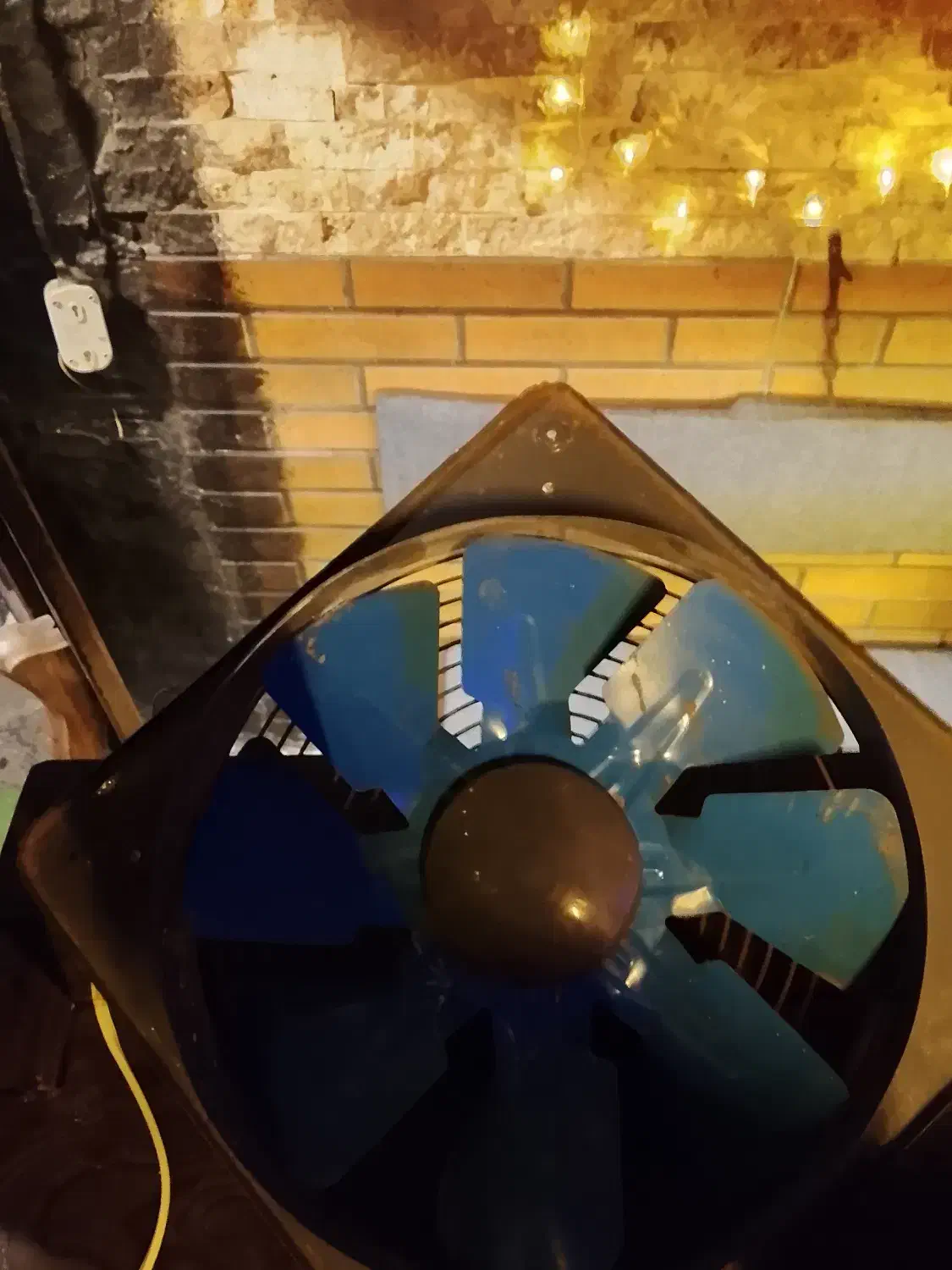 هواکش ۴۰/۴۰ مارک دمنده|پنکه و تصفیه‌کنندهٔ هوا|لاهیجان, کوی خزر|دیوار