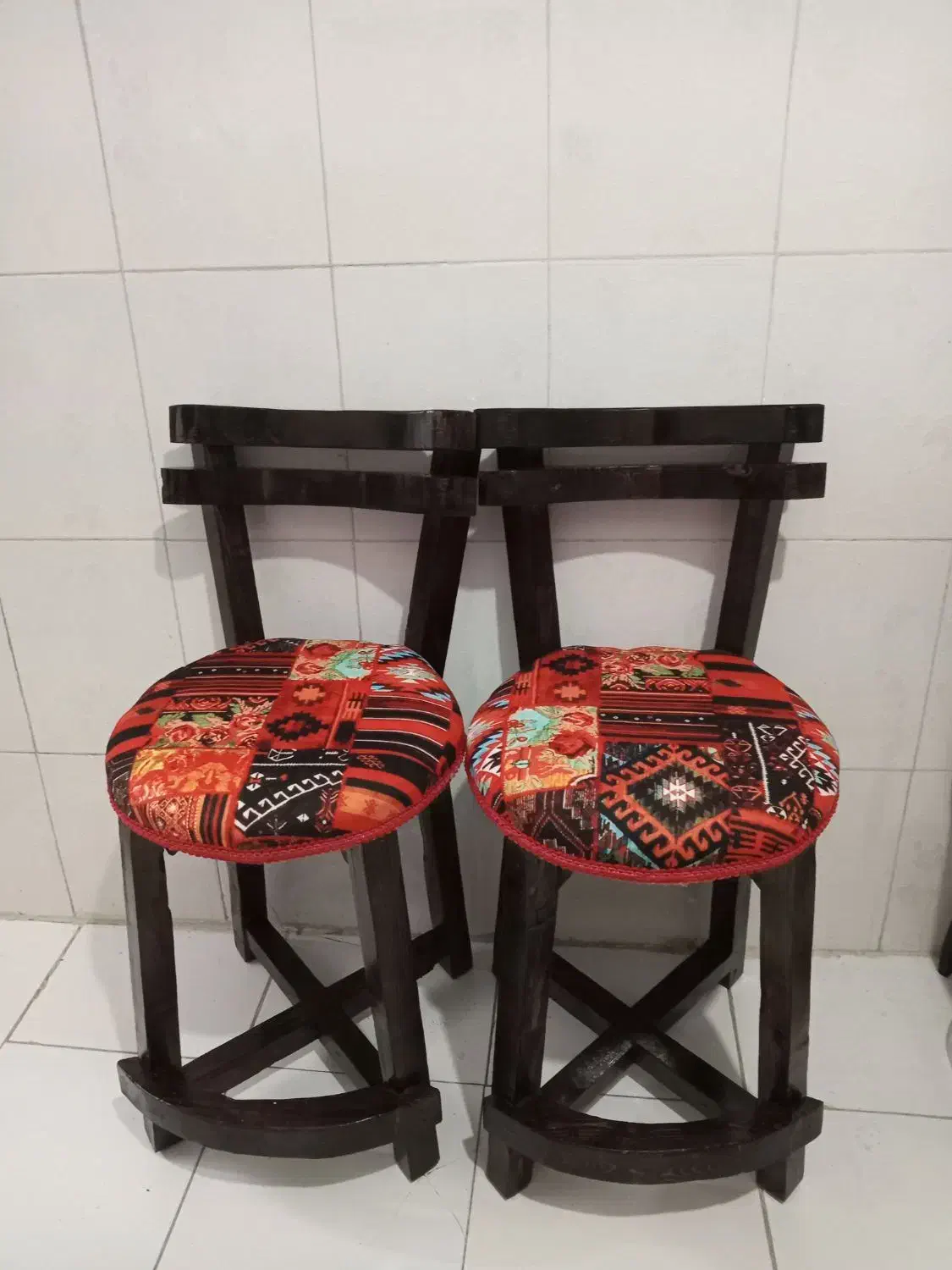 صندلی گرد چوبی ارتفاع بلند|میز و صندلی غذاخوری|شهریار, شهرک شاهد|دیوار