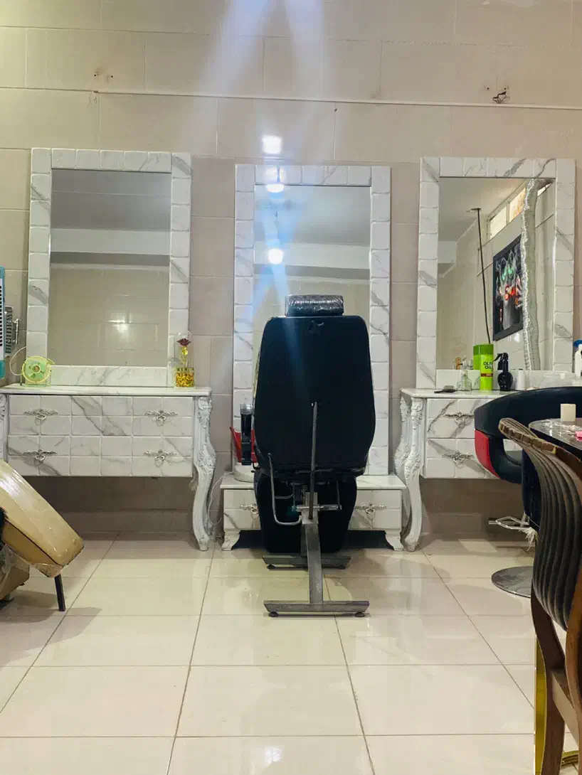 اینه کنسول تمیز قیمت عالی|بوفه، ویترین، کنسول|گلبهار, شهر جدید گلبهار|دیوار