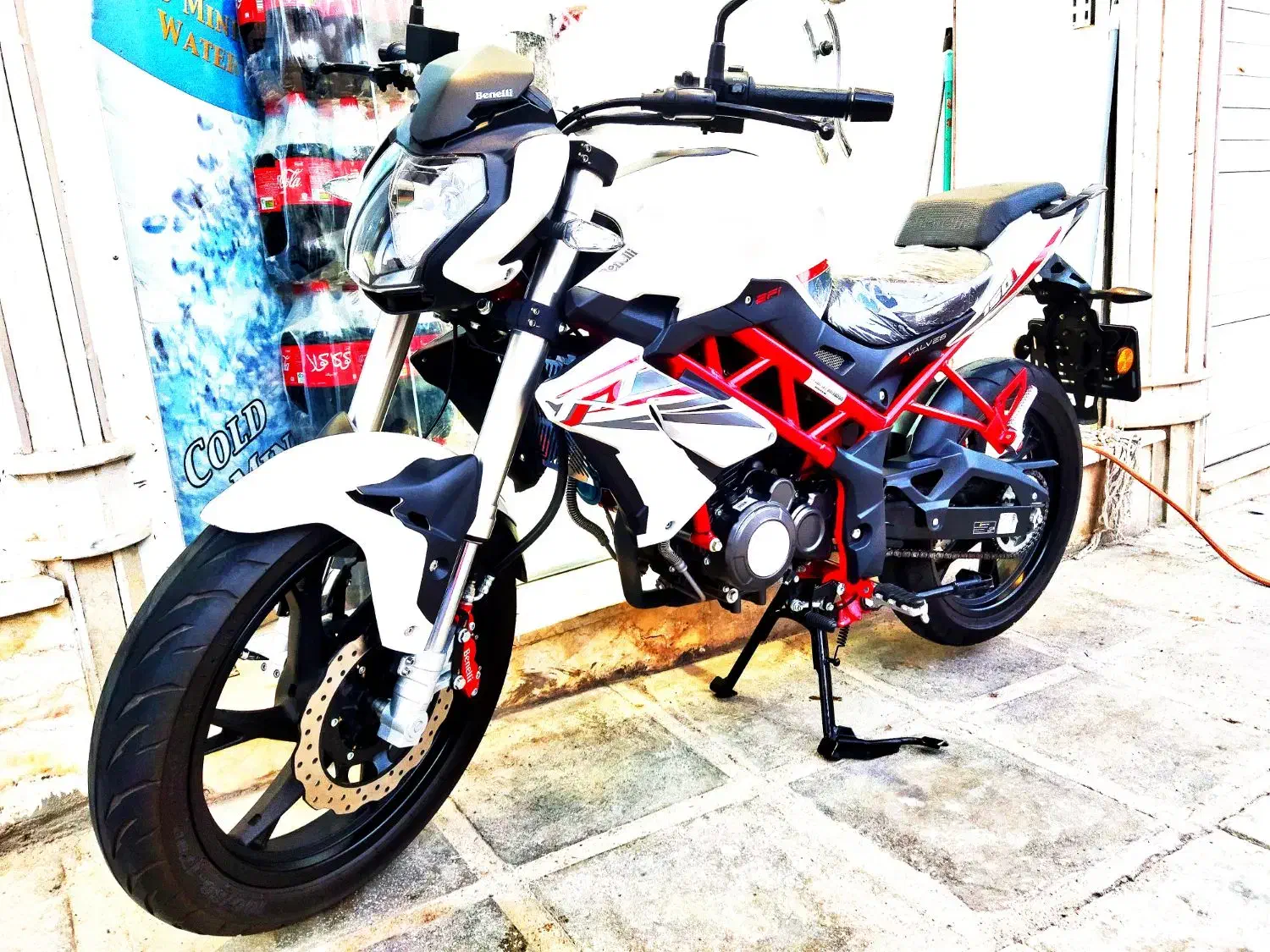 در حد خشک بنلی نیو فیس|موتورسیکلت|بروجرد, |دیوار