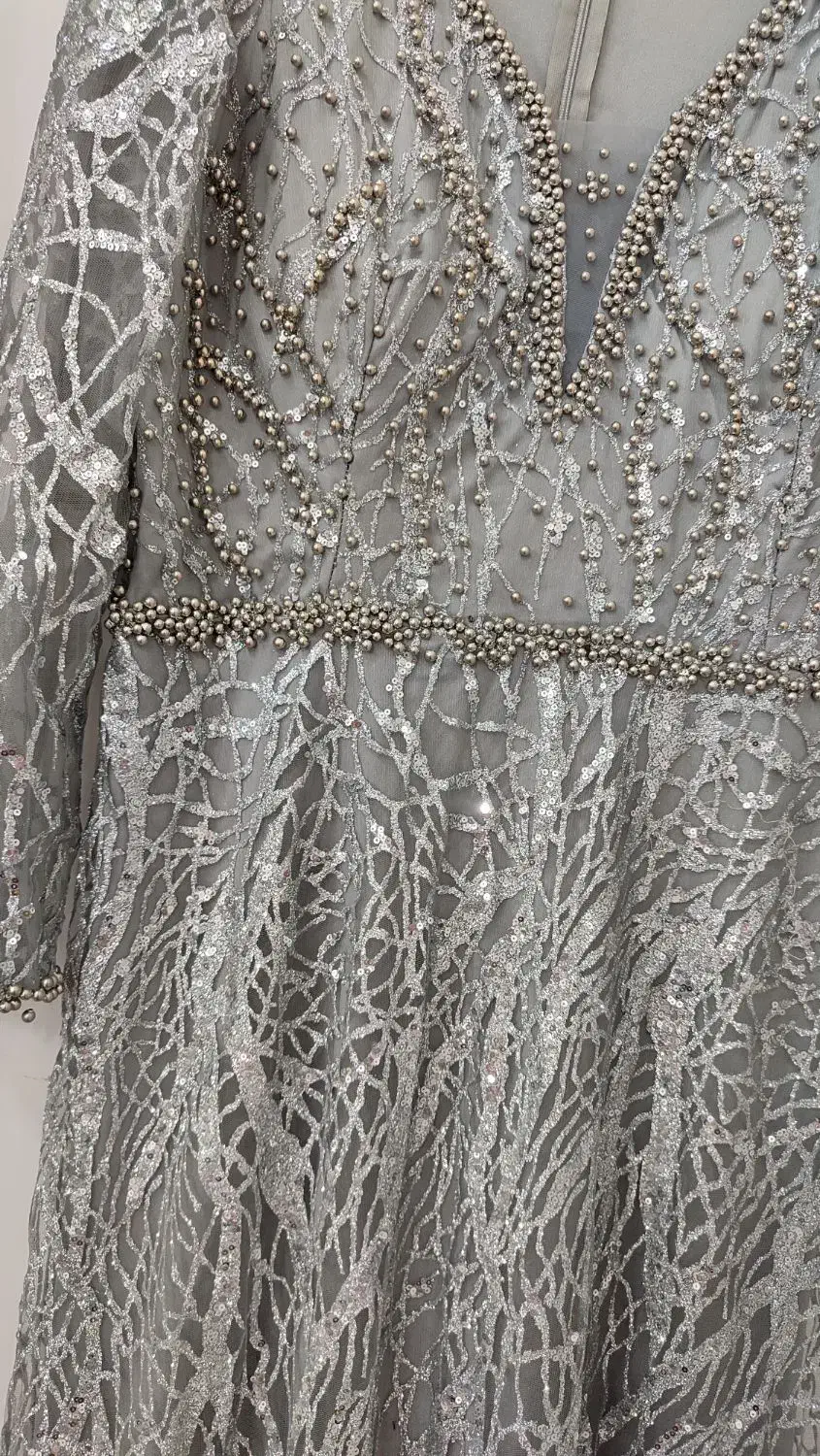 لباس مجلسی|لباس|چادگان, |دیوار