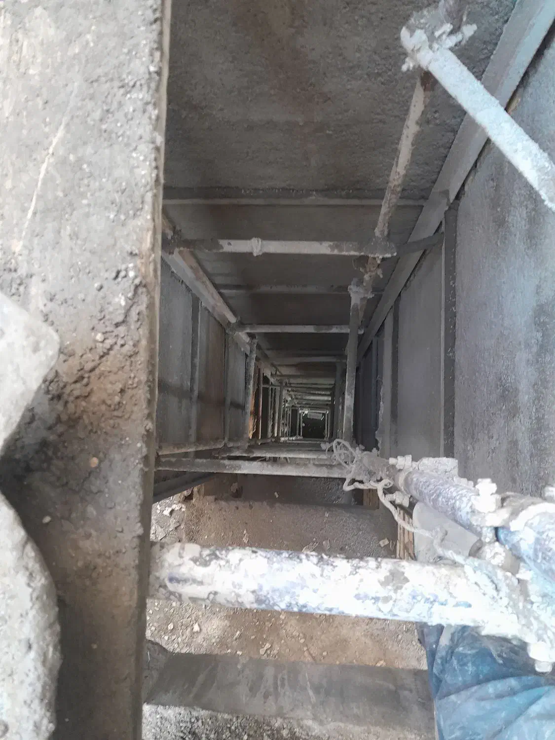 سیمانکاری دیوارچنی کاشی سرامیک ایزوبام شیب بندی|خدمات پیشه و مهارت|سنقر, |دیوار