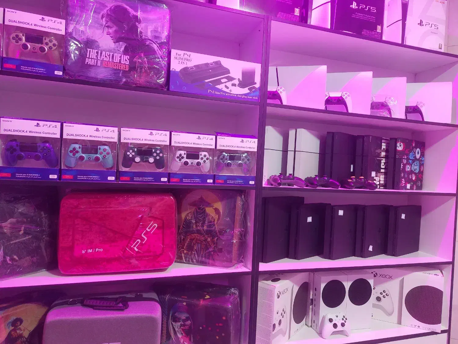 فروش کنسول بازی  پلی استیشن ps4 دو دسته|کنسول، بازی ویدئویی و آنلاین|اصفهان, شهرک کاوه|دیوار