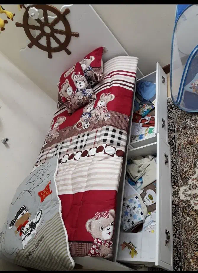 تخت خواب یک نفره همراه باتشک|تخت و سرویس خواب|برخوار, |دیوار