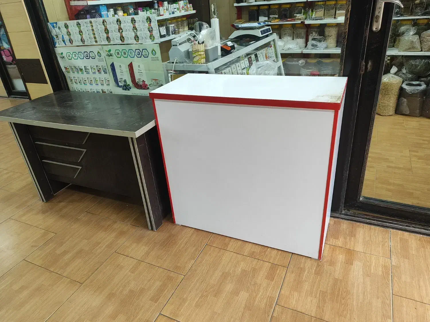 میز|میز و صندلی غذاخوری|مینودشت, |دیوار