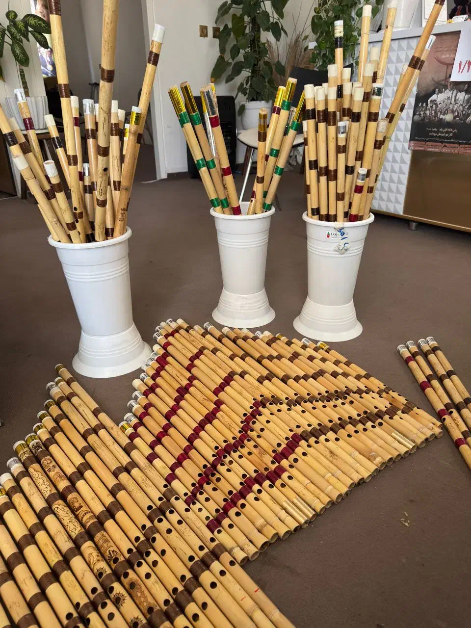 نی اصفهان|سازهای بادی|مشهد, خواجه ربیع|دیوار