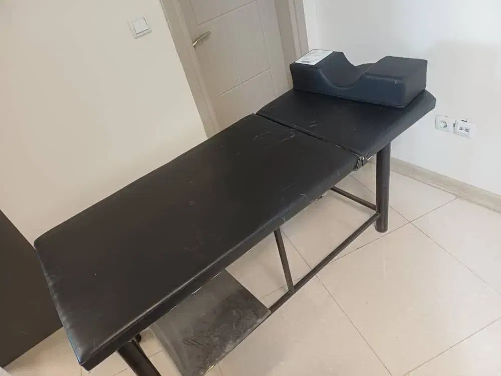 تخت مژه|آرایشگاه و سالن‌های زیبایی|کرمان, |دیوار