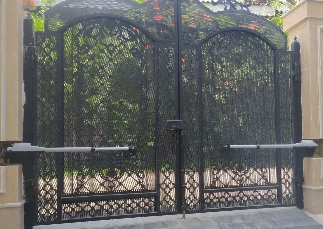 دوربین مداربسته.دزدگیراماکن.جک دروازه پارکینگ|خدمات پیشه و مهارت|عباس‌آباد, |دیوار