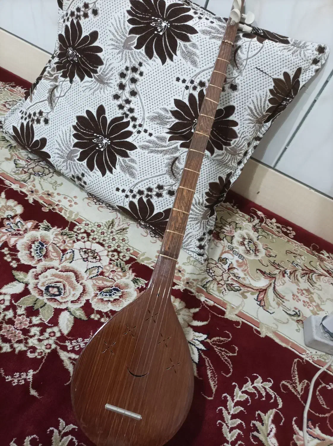 سه تار|سازهای سنتی|خواف, |دیوار