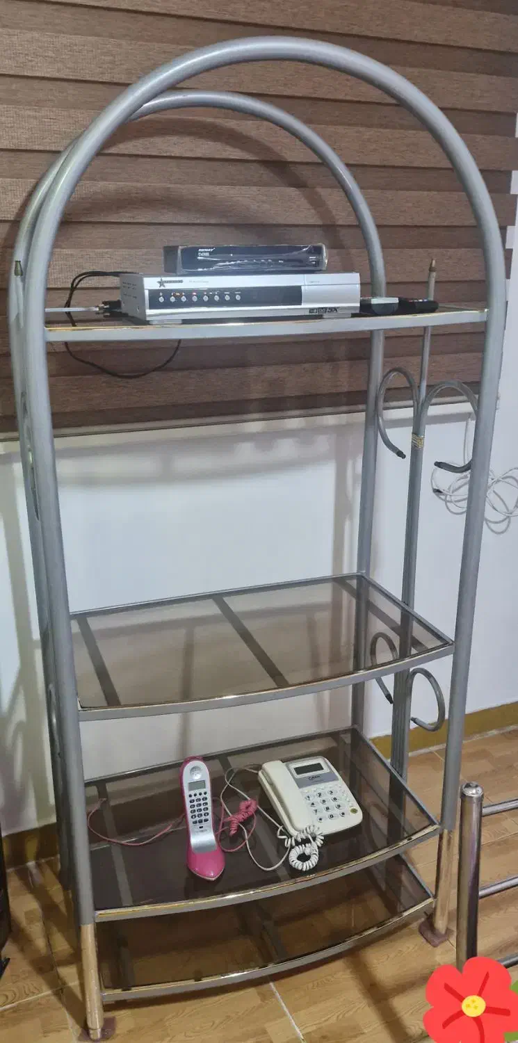 میز تلویزیون فلزی چهار طبقه|میز تلویزیون|رشت, منظریه|دیوار