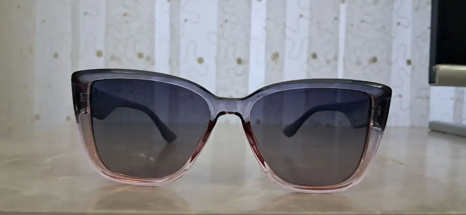 عینک افتابی|زیورآلات و اکسسوری|سبزوار, قصبه اب یمین|دیوار