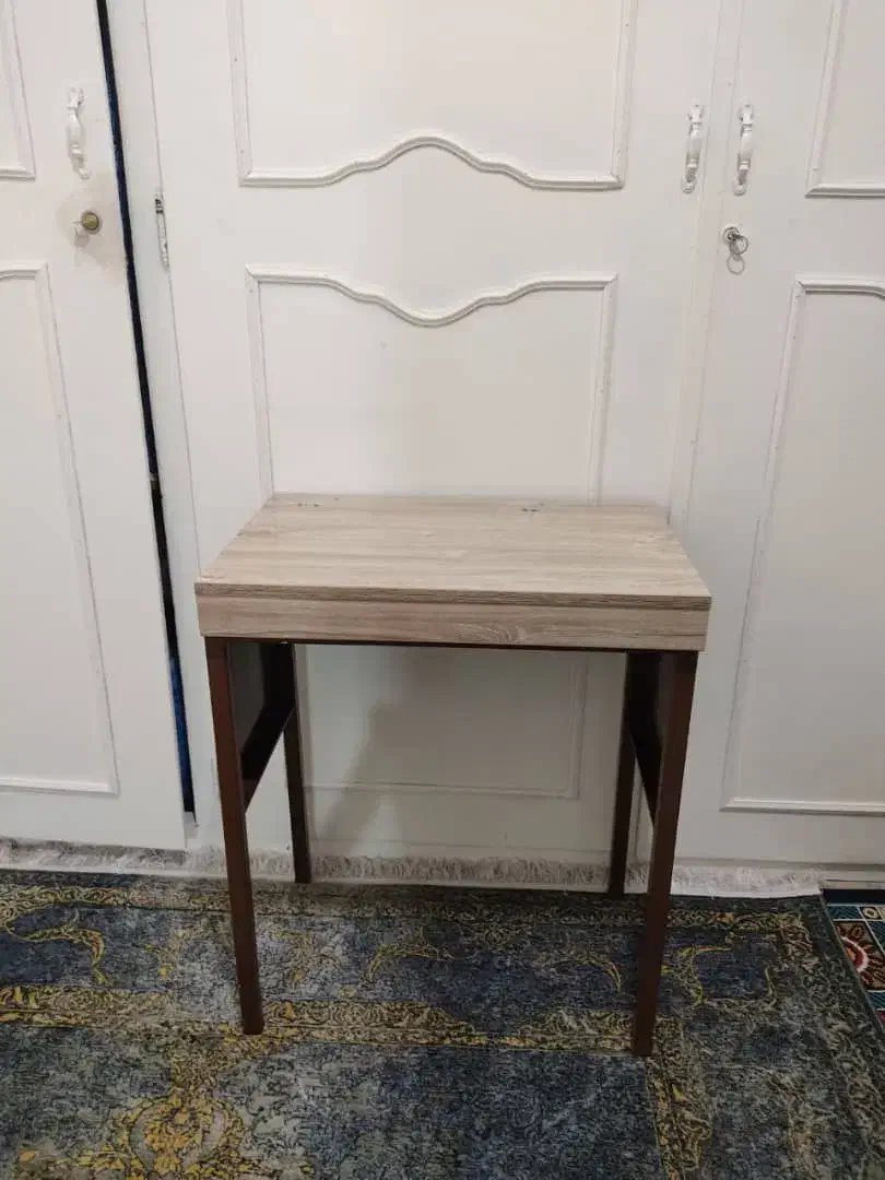 میز تحریر در حد نو|میز تحریر و کامپیوتر|خرم‌آباد, |دیوار