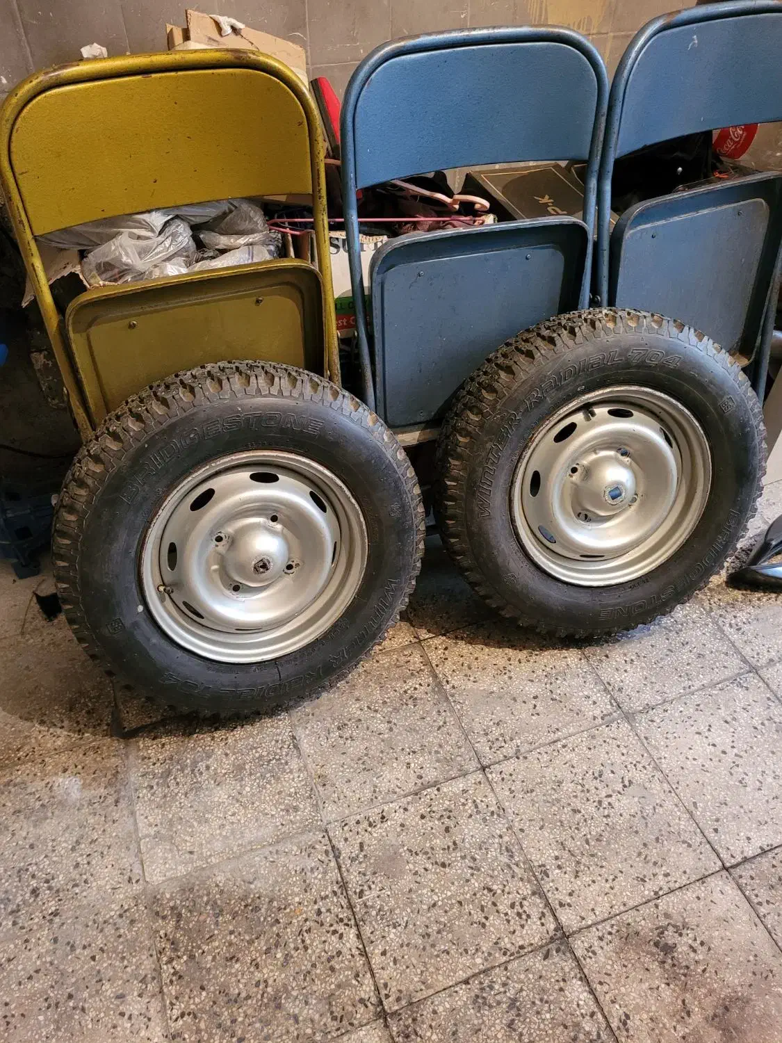 لاستیک یخ شکن بریجستون همراه با رینگ|قطعات یدکی و لوازم جانبی|تهران, دروازه شمیران|دیوار