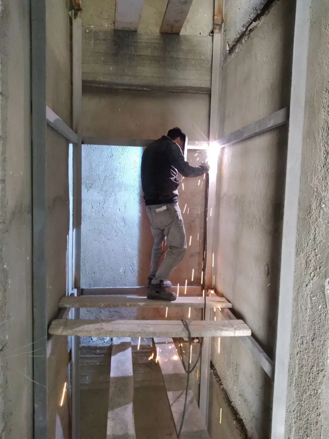 اهن کشی اسانسورو نبش کشی و وال پست|خدمات پیشه و مهارت|تبریز, |دیوار