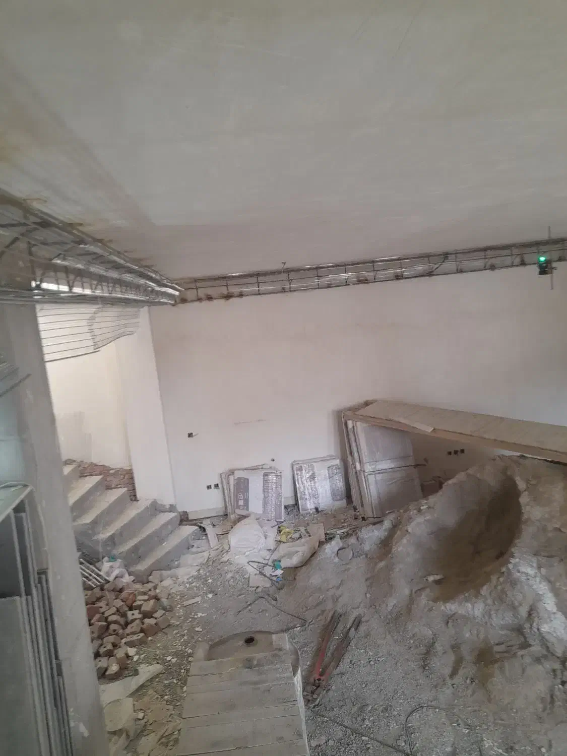 اجرای حرفه ای نورمخفی ساختمان(سقف کاذب)راویز|خدمات پیشه و مهارت|مراغه, |دیوار