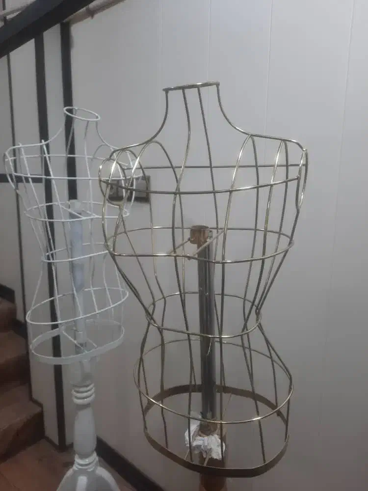 مانکن فلزی و سوزن خور و معمولی|لوازم خیاطی و بافتنی|قم, زنبیل آباد|دیوار