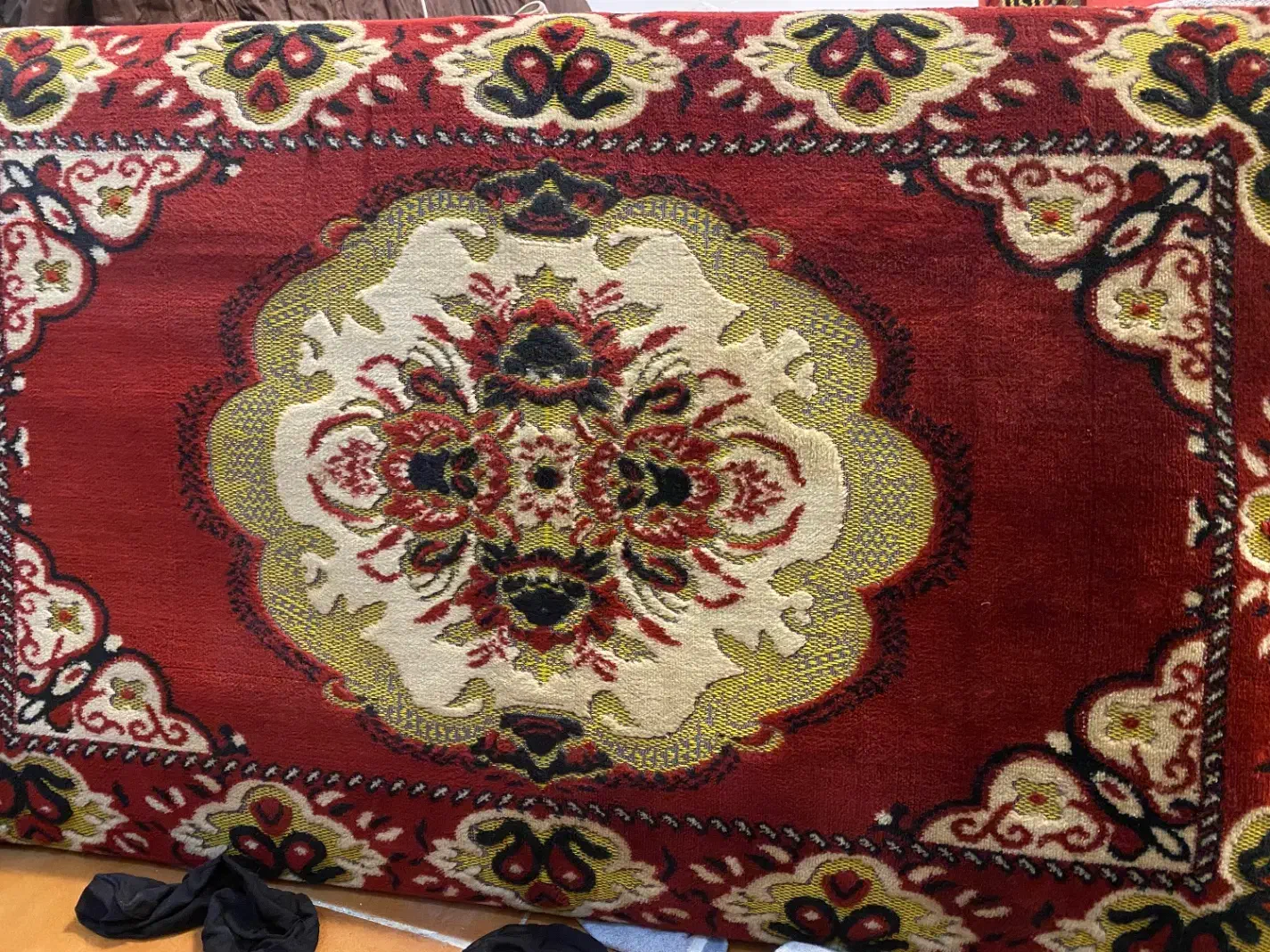 پشتی تمیز|پشتی|لاهیجان, کوی آزادگان|دیوار