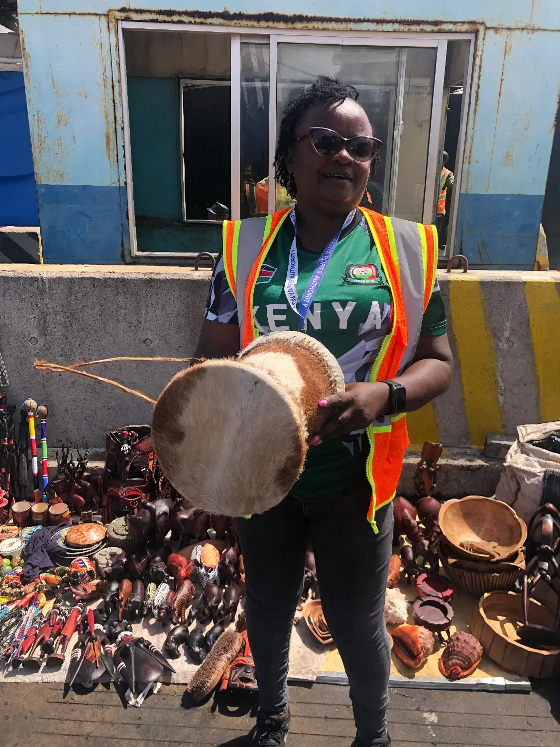 دمام کنیایی|درام و پرکاشن|بندرعباس, |دیوار