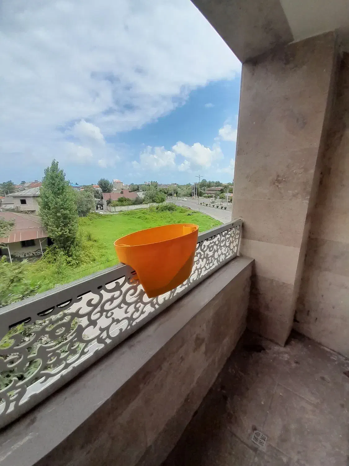 واحد۱۳۴متری/سه خواب/کلیدنخورده/سندار/پارکینگ|فروش آپارتمان|خشکبیجار, |دیوار