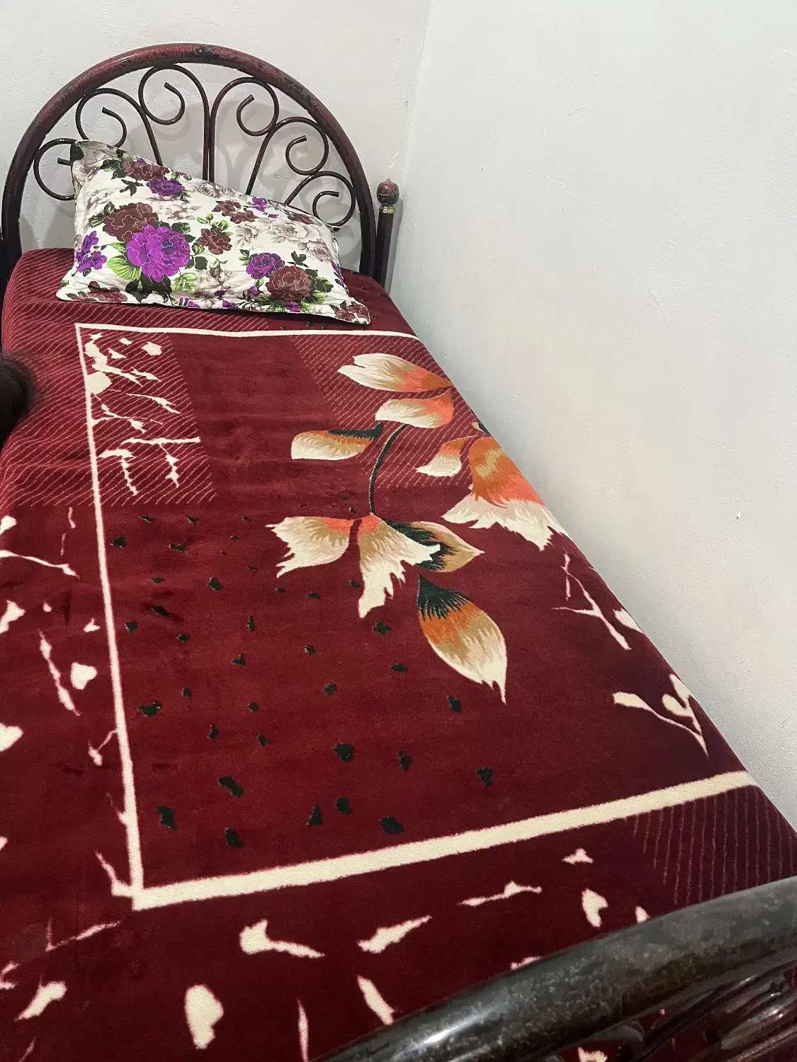 تخت|تخت و سرویس خواب|جیرفت, |دیوار