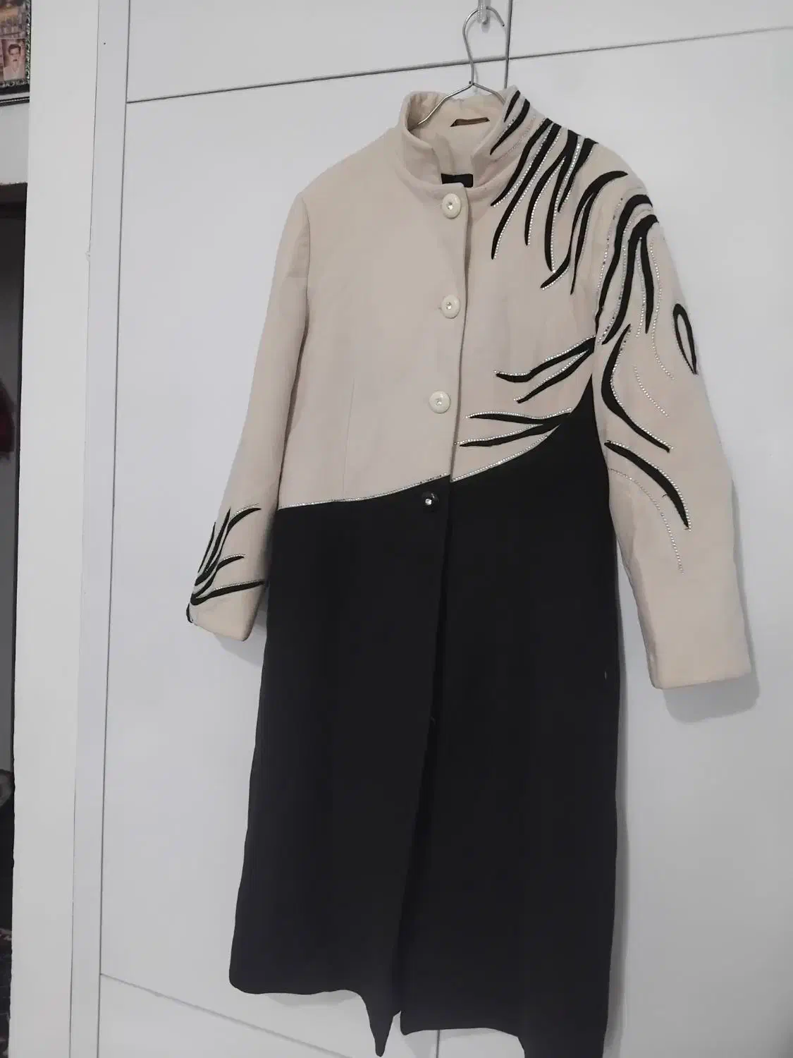 پالتو|لباس|اردبیل, |دیوار