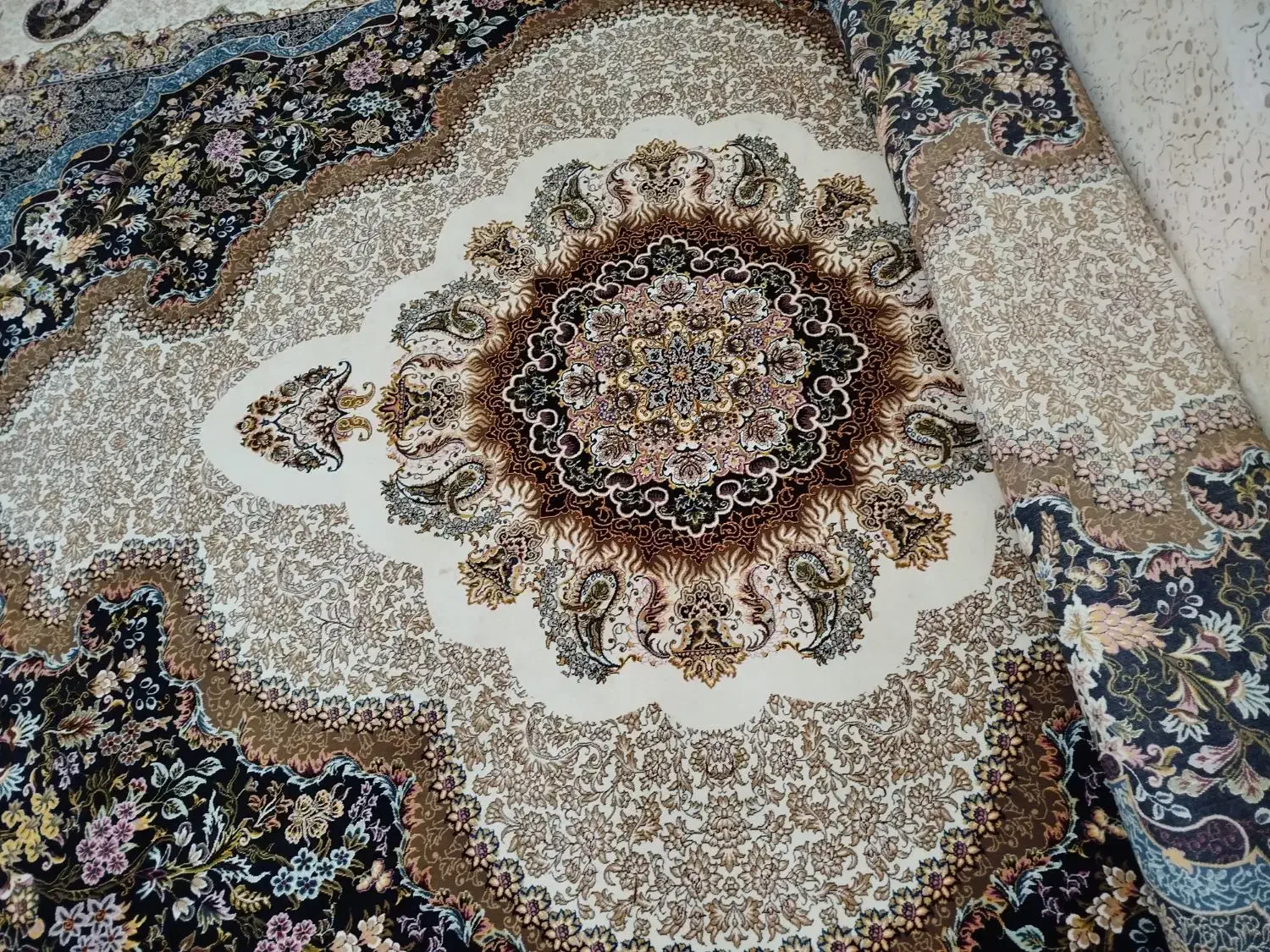 دوتخته فرش 12متری|فرش|گلبهار, شهر جدید گلبهار|دیوار