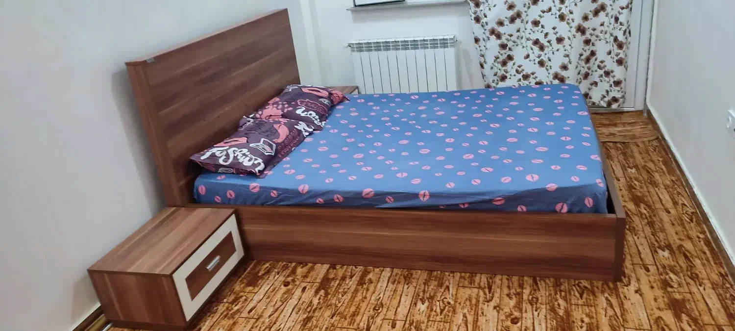 سرویس خواب|تخت و سرویس خواب|شفت, |دیوار